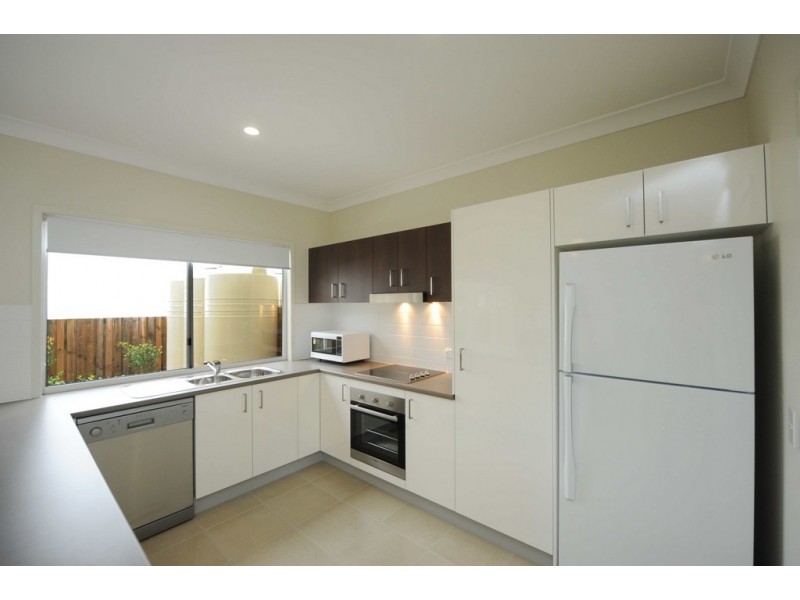 Villa 3 / 1 Cavella Drive, Glen Eden QLD 4680