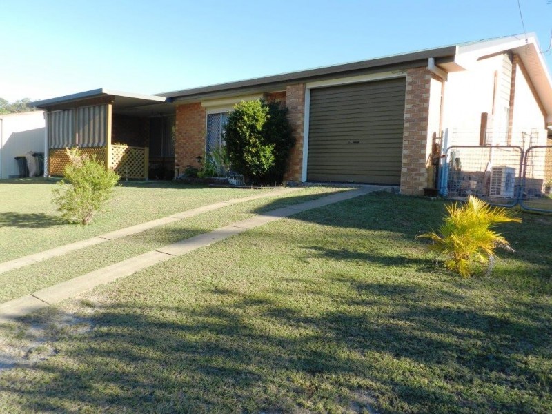 4 Aramac Drive, Clinton QLD 4680