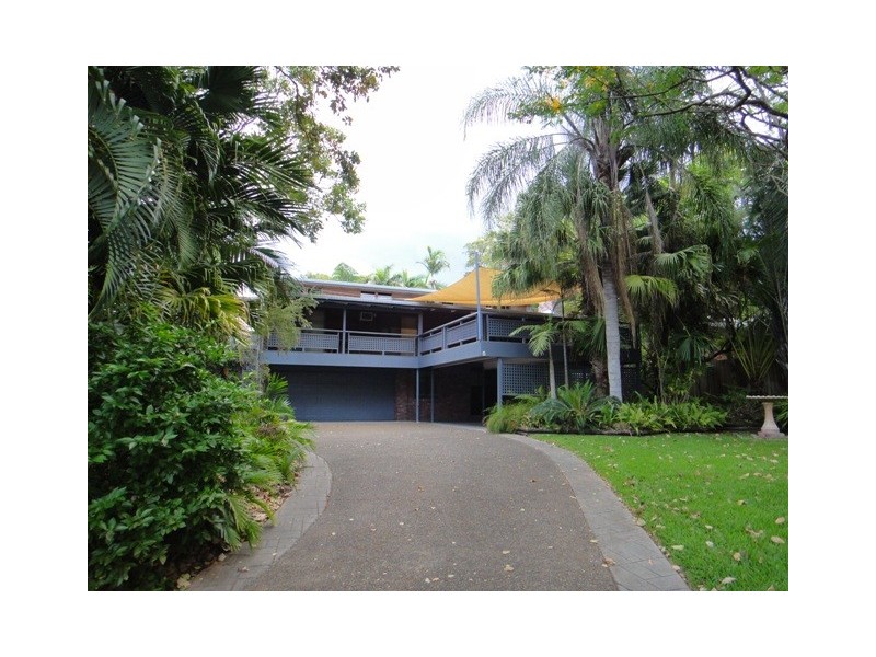 13 Fairway Avenue, Clinton QLD 4680