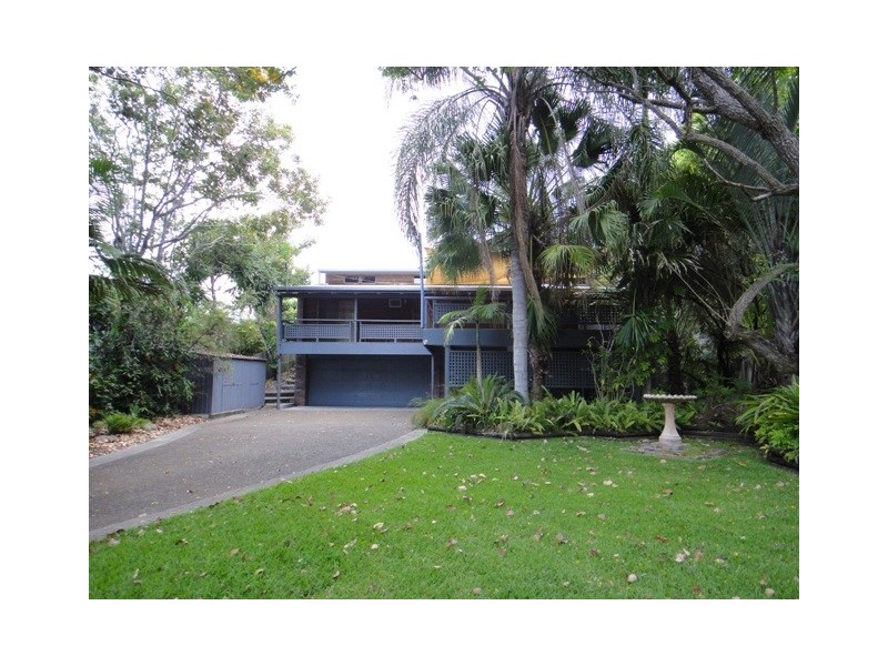 13 Fairway Avenue, Clinton QLD 4680