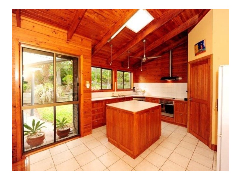 13 Fairway Avenue, Clinton QLD 4680