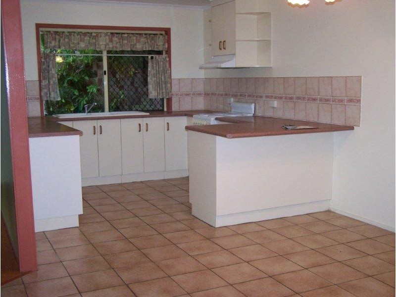 33 Allunga Drive, Glen Eden QLD 4680