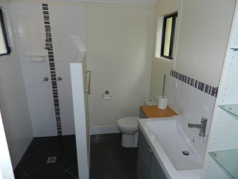 139 Wallaby Track, Mount Larcom QLD 4695