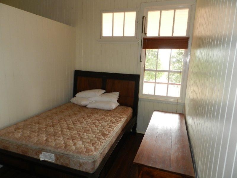 139 Wallaby Track, Mount Larcom QLD 4695