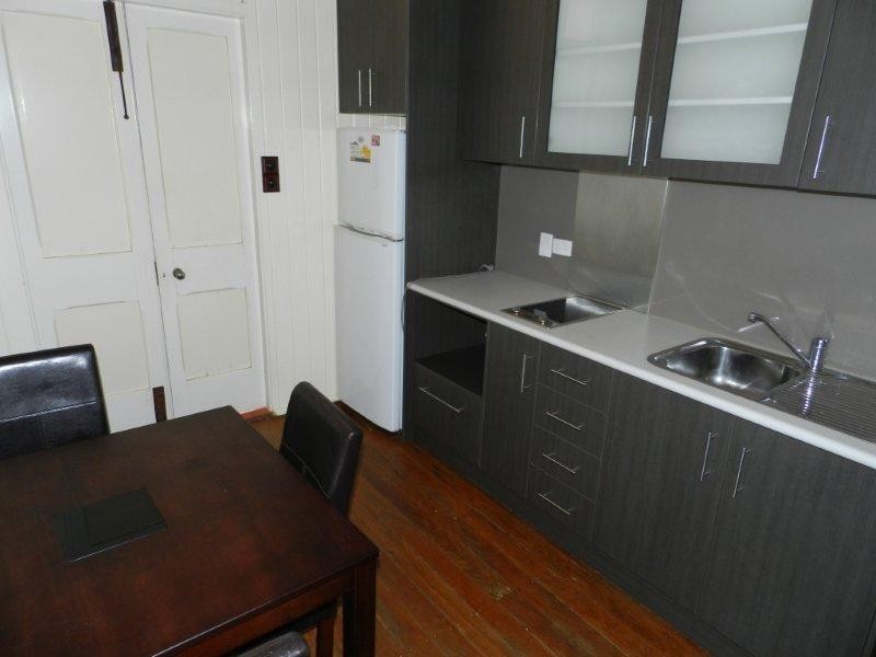 139 Wallaby Track, Mount Larcom QLD 4695