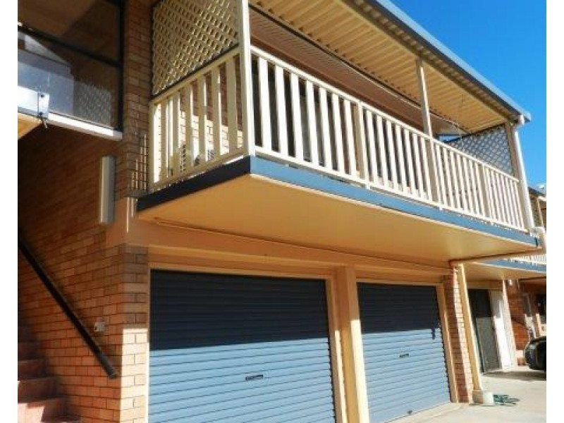 2/251 Auckland Street, South Gladstone QLD 4680