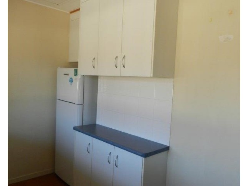 2/251 Auckland Street, South Gladstone QLD 4680