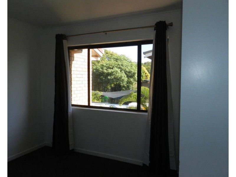 2/251 Auckland Street, South Gladstone QLD 4680