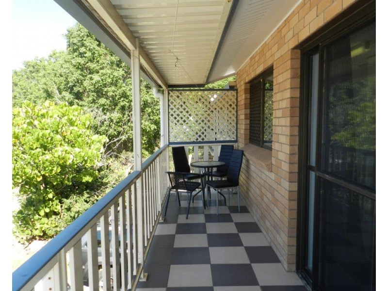 2/251 Auckland Street, South Gladstone QLD 4680