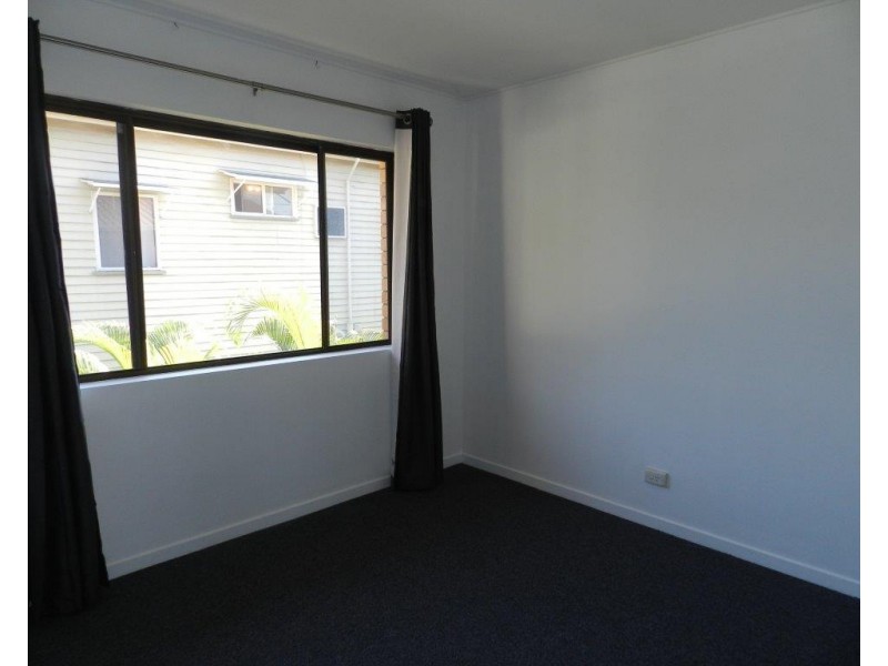 2/251 Auckland Street, South Gladstone QLD 4680