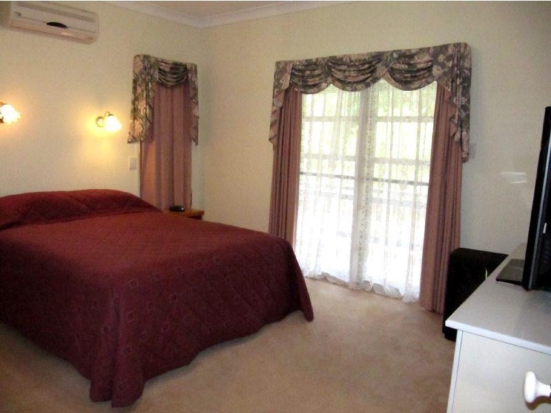 365 Boyne Island Road, Boyne Island QLD 4680