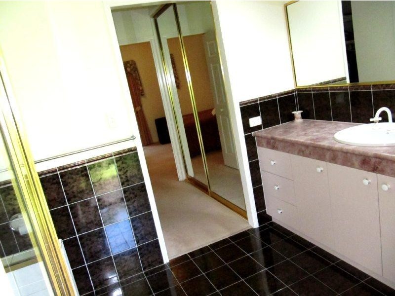 365 Boyne Island Road, Boyne Island QLD 4680