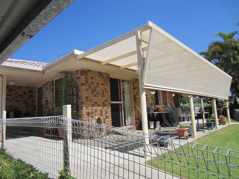 17 Centenary Drive, Boyne Island QLD 4680