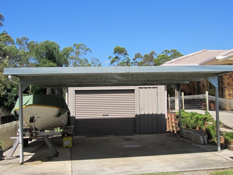 17 Centenary Drive, Boyne Island QLD 4680