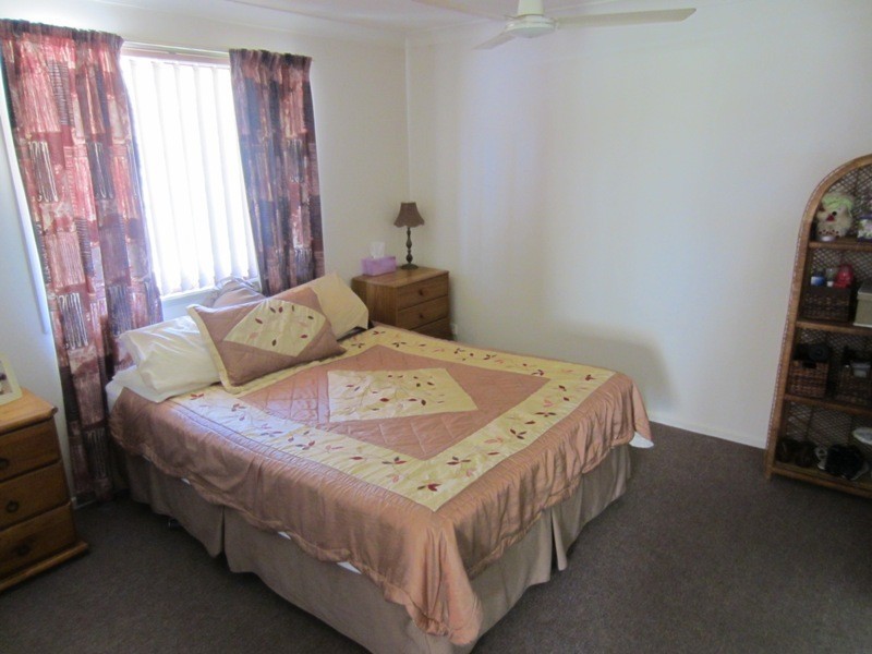 17 Centenary Drive, Boyne Island QLD 4680