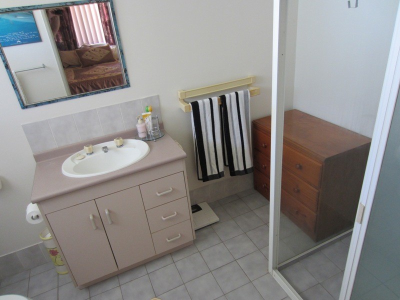 17 Centenary Drive, Boyne Island QLD 4680