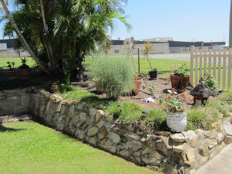 17 Centenary Drive, Boyne Island QLD 4680