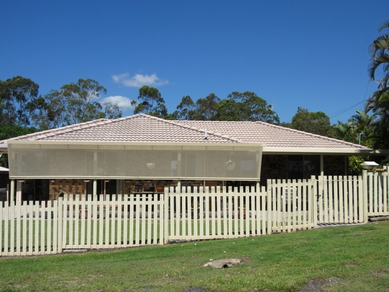 17 Centenary Drive, Boyne Island QLD 4680