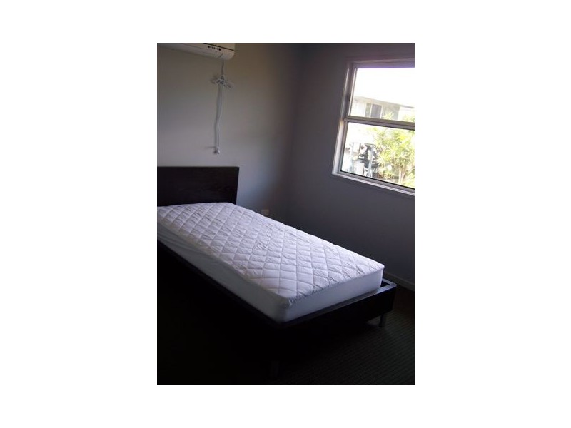 2/12-14 Fowler Street, West Gladstone QLD 4680