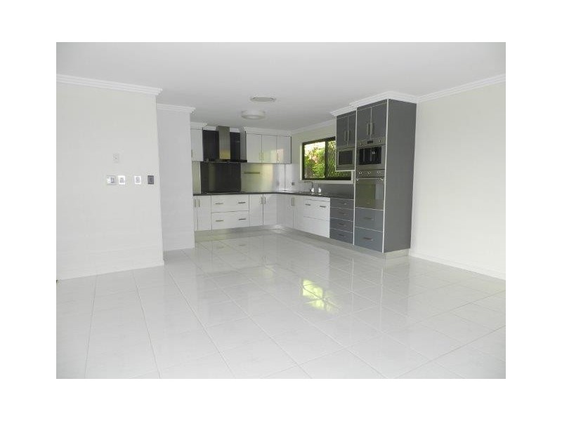 40 Paterson Street, West Gladstone QLD 4680