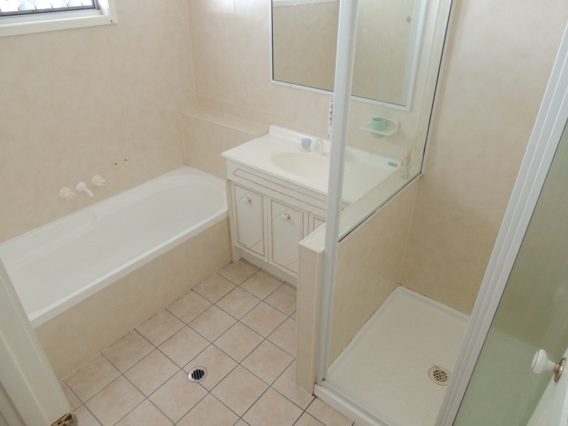 17 Drummer Street, Toolooa QLD 4680