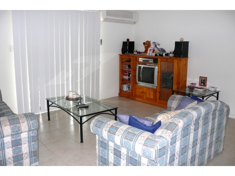 4 Glasshouse Place, New Auckland QLD 4680