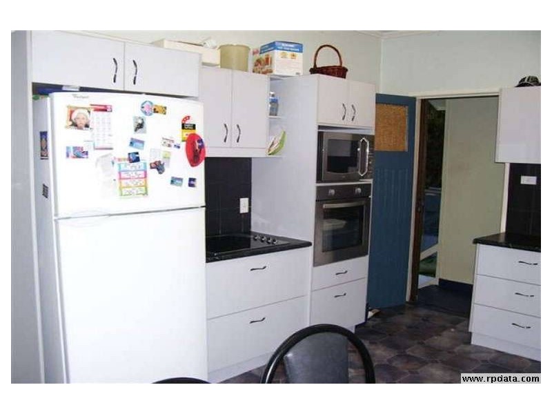 27 Golding Street, Barney Point QLD 4680