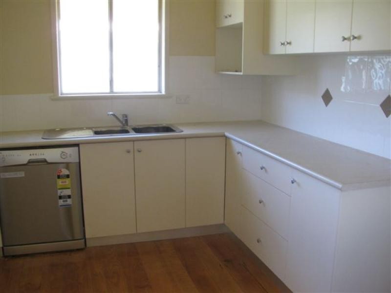 16 Fowler Street, West Gladstone QLD 4680