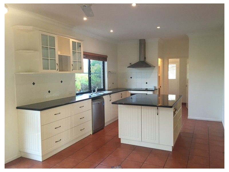 198 J Hickey Avenue, Clinton QLD 4680