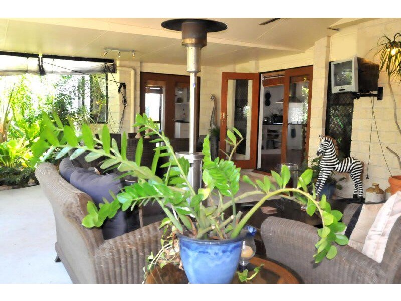 198 J Hickey Avenue, Clinton QLD 4680