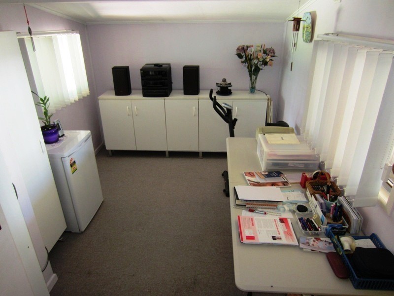 10 Centenary Drive, Boyne Island QLD 4680