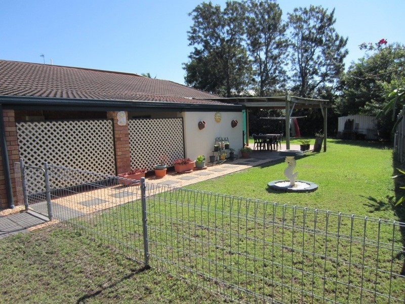 10 Centenary Drive, Boyne Island QLD 4680