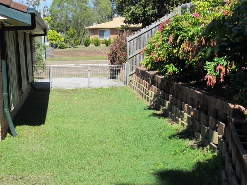 10 Centenary Drive, Boyne Island QLD 4680