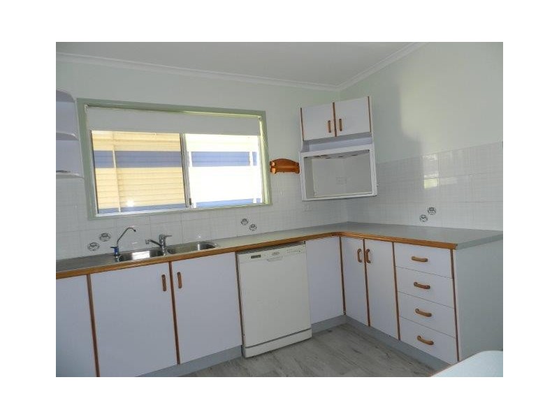 8 Marian Close, Gladstone QLD 4680