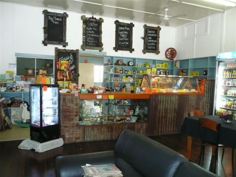 33 Raglan Street, Mount Larcom QLD 4695