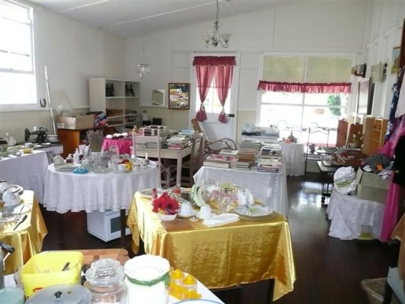 33 Raglan Street, Mount Larcom QLD 4695