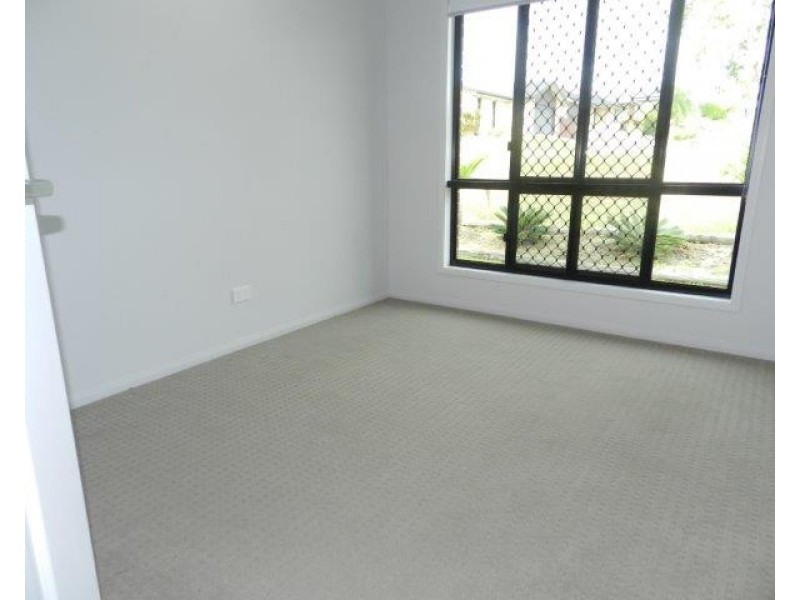 19 Liriope Drive, Kirkwood QLD 4680