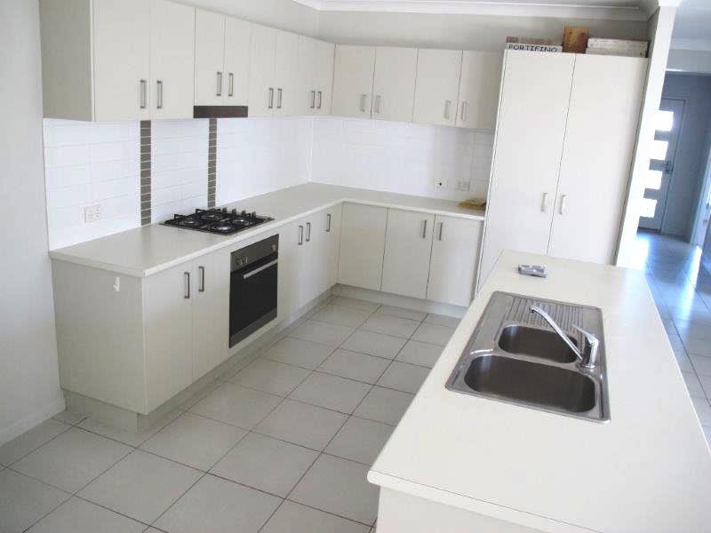 49 Liriope Drive, Kirkwood QLD 4680