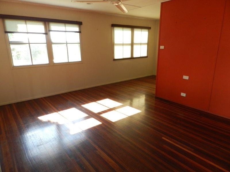 30 Charles Street, West Gladstone QLD 4680