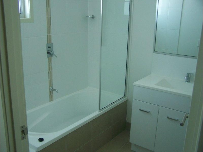 2/1 Cavella Drive, Glen Eden QLD 4680