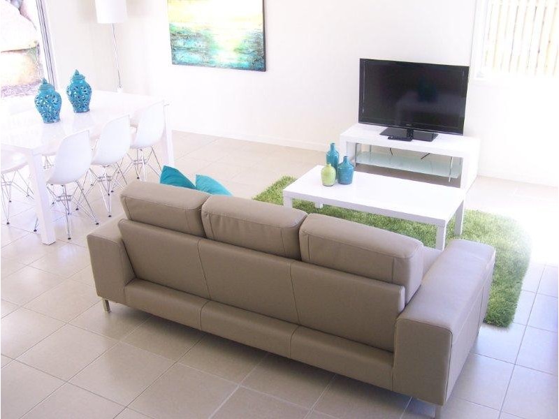 2/1 Cavella Drive, Glen Eden QLD 4680