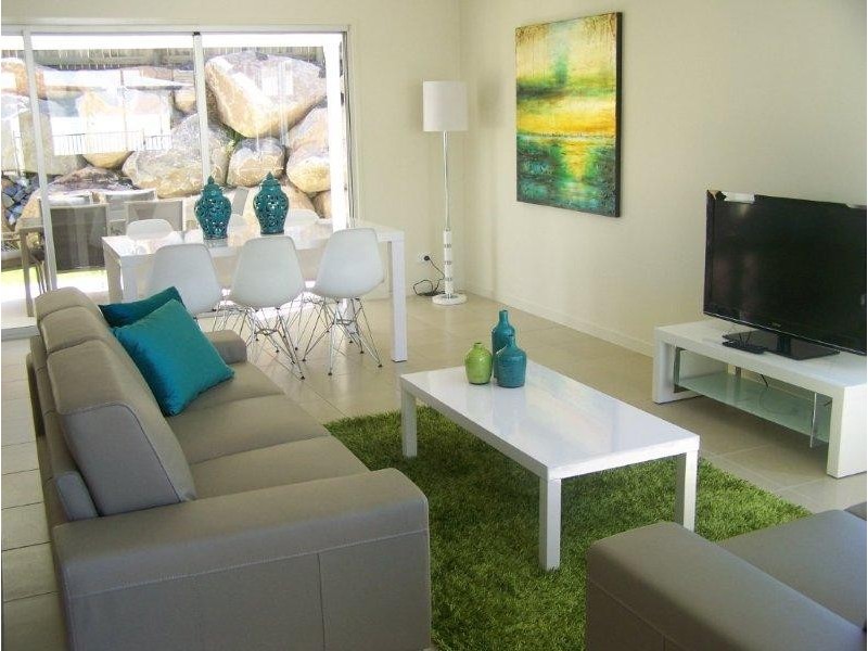 2/1 Cavella Drive, Glen Eden QLD 4680