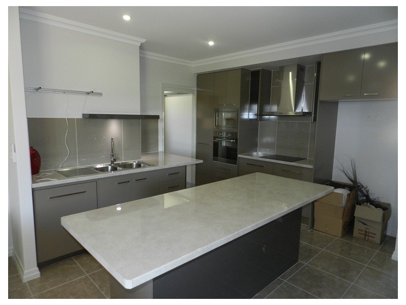 9 Cressbrook Street, Clinton QLD 4680