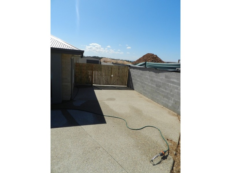 9 Cressbrook Street, Clinton QLD 4680