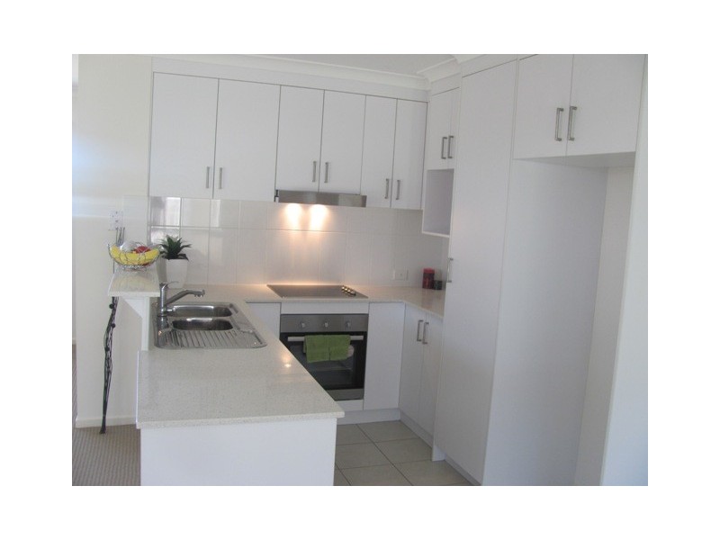 2/15 MORRIS AVENUE, Calliope QLD 4680