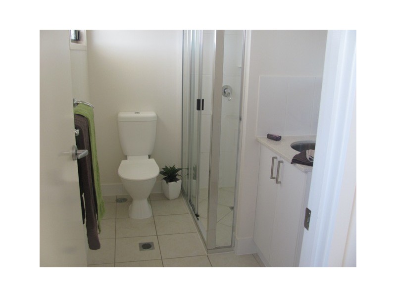 8/15 MORRIS AVENUE, Calliope QLD 4680