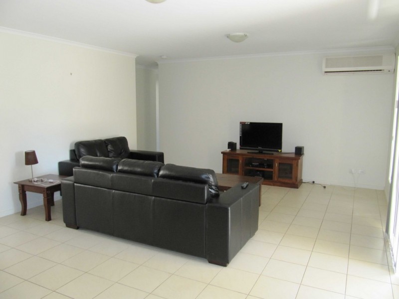 14 Skyline Dve.,, Kirkwood QLD 4680