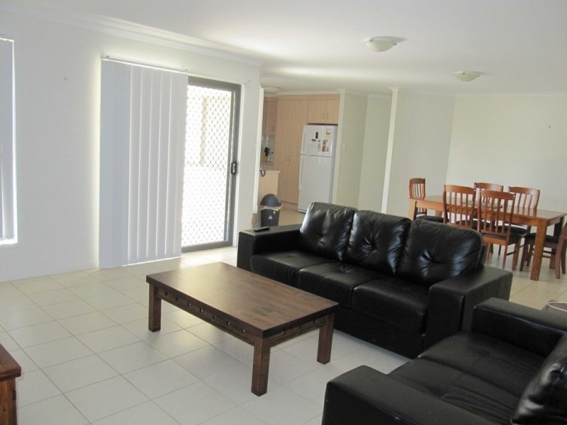 14 Skyline Dve.,, Kirkwood QLD 4680