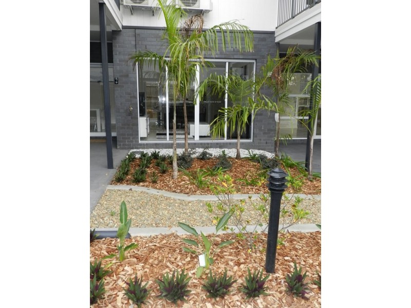 2/77-79 Tank Street, Gladstone QLD 4680