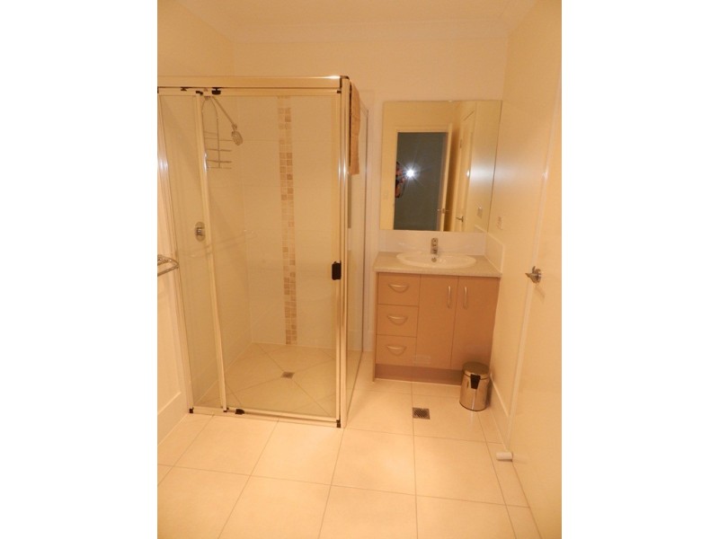 2/77-79 Tank Street, Gladstone QLD 4680